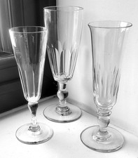 ANTIQUE GLASS FLUTE CHAMPAGNE