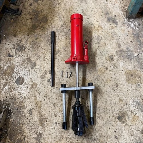 Cylinder liner puller - cylinder,