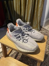 adidas Yeezy Boost 350 V2 Tail Light UK9