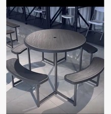 Vivo Fuori Square Garden Table