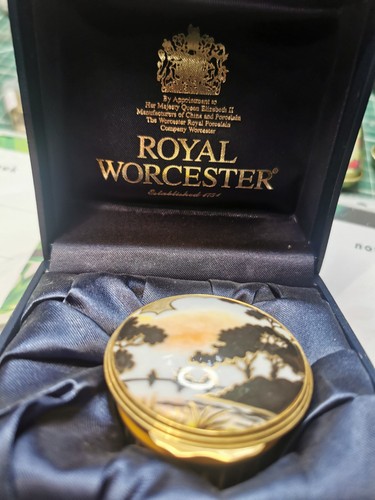 Royal worcester trinket pill - royal,