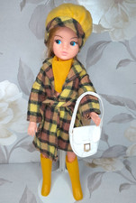 PEDIGREE 1975 SINDY DOLL 'CHECKY COAT' (442278) COMPLETE OUTFIT (NO DOLL)