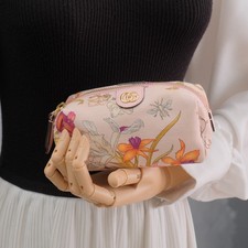 *Beautiful* Gucci Flora Pouch
