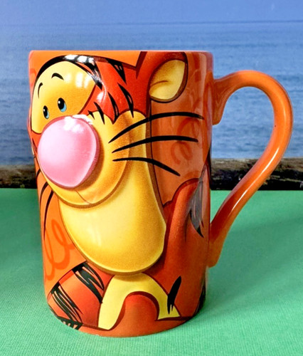 Tigger embossed mug winnie - embossed,