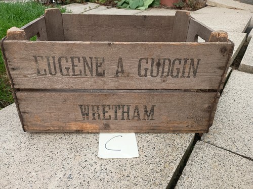 Vintage wooden apple crate - , /