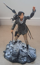Lara Croft statue: Rise of the