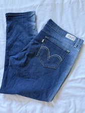 Levi’s 524 Skinny Jeans –