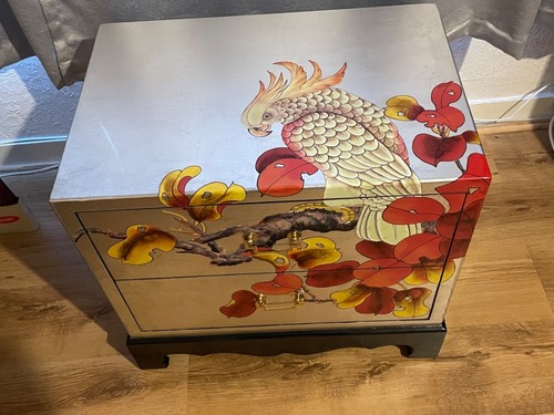 Side cabinet