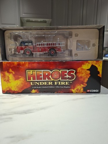 Corgi heroes under fire - ,,