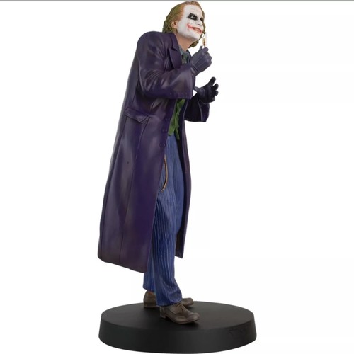 The joker mega figurine - joker,