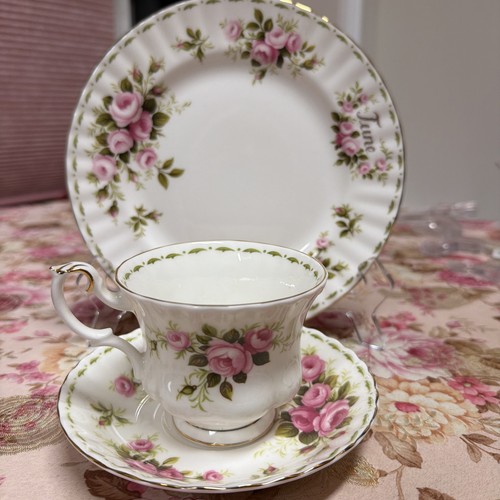 Royal albert bone china - royal,