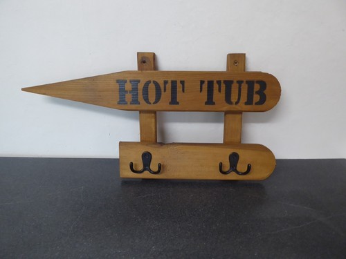 Wooden hot tub sign left - hot,