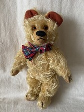 Antique teddy bear by Chad
