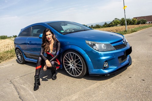 Black gloss front - black,