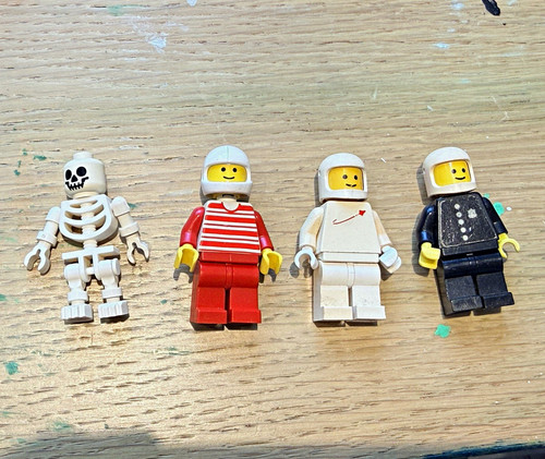 Lego vintage space minifigures - lego,