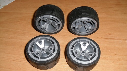 Meccano four plastic wheel - meccano,