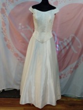 Wedding dress size 10 ivory
