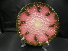 A Breathtaking Pink Lotos 23 cm Plate Designed by Julia Zsolnay in VGC