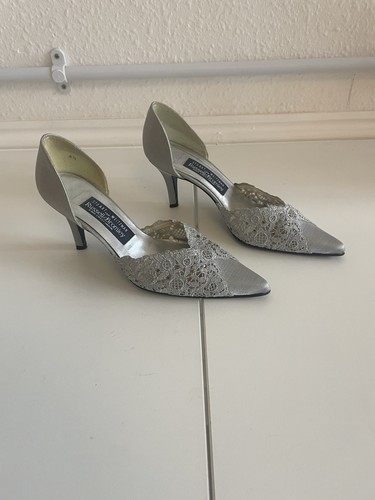 Russell bromley stuart - russell, &