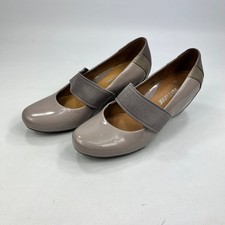 Clarks Softwear Women's Beige