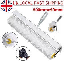 Spiked roller self levelling