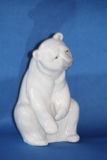 LLADRO POLAR BEAR SITTING