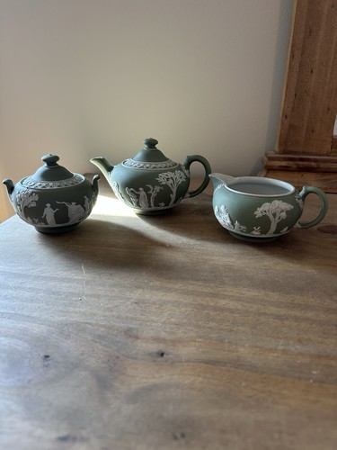 Antique wedgwood sage - wedgwood, green