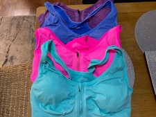 Ladies  New Pack Of 4 Seamless Bras.brand new multicoloured