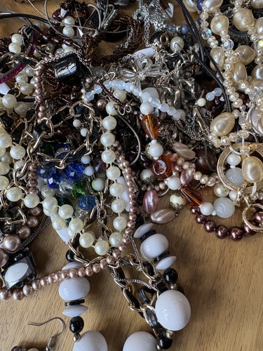 Vintage modern broken mixed - vintage/modern,