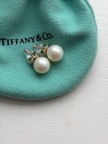 Tiffany pearl and - pearl,