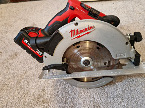 Milwaukee brushles circular - milwaukee,