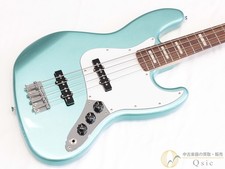 Squier by Fender Squier by