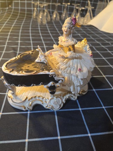 Dresden lace porcelain - , lady
