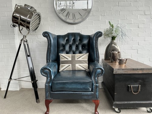 Stunning blue wingback queen - stunning,