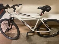 carrera Valour mountain bike 