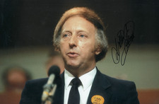 ARTHUR SCARGILL- NUM PRESIDENT- THE MINERS STRIKE -  HAND SIGNED 12x8 PHOTO