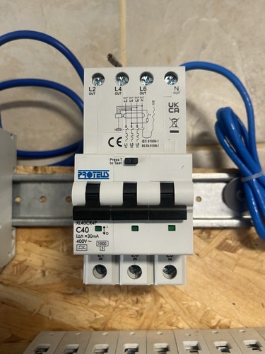 Proteus amp c40 rcbo 300ma - c40,