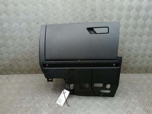 Audi glove box - glove, compartment