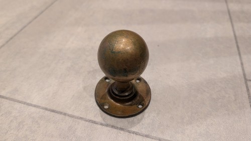 Brass door knobs - -, pair