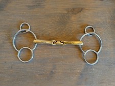 Neue Schule Tranz Angled