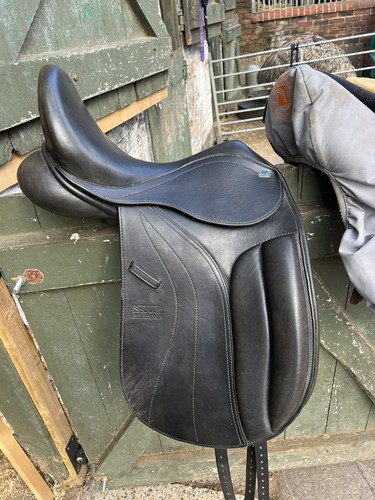 Monarch dressage saddle - dressage,