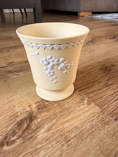 Wedgwood yellow jasperware - yellow,