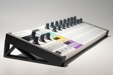 Arturia Beatstep Pro desk