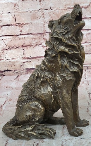 Large howling wolf german - howling,