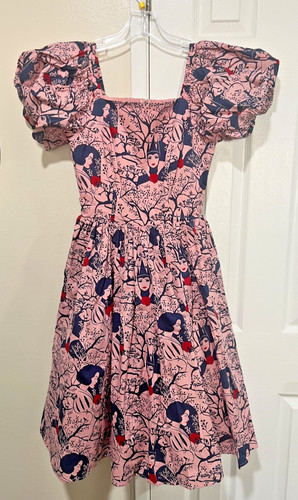 Nwt snow white evil queen - snow, puff