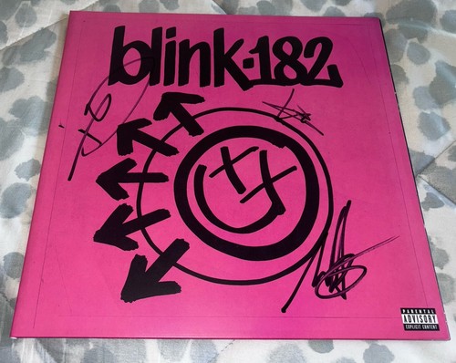 Blink 182 signed - album, travis