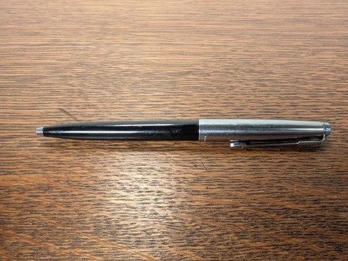 Vintage black parker - vintage,