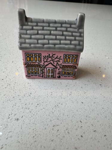 Wade the pink house - wade,