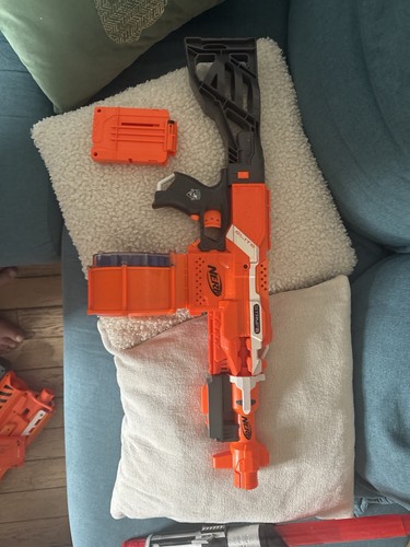Nerf stryfe with 25 - 👉,