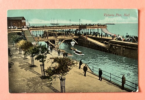 Hull victoria pier early - victoria,